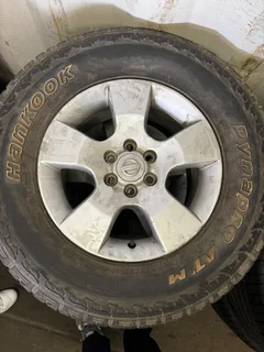 Nissan Nivara rims and tyres