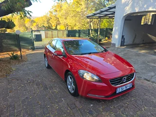 2014 Volvo V40 Hatchback