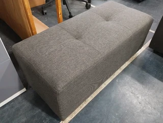 Bench ottomans on slae