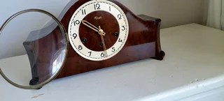 Mantel clock