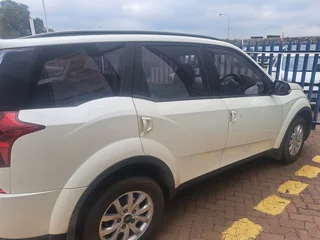 2019 Mahindra XUV500 SUV