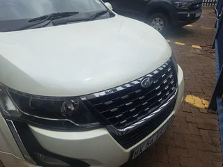 2019 Mahindra XUV500 SUV