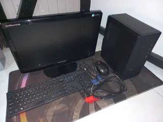 HP ProDesk A 300 G3 Ryzen 5 2400G PC Bundle &#43; Monitor/KBD/Mouse - R4,000 Or Best Offer
