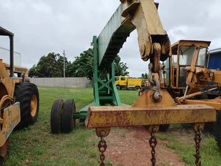 MOBILE ZONE CRANE - TRACTOR DRAWN