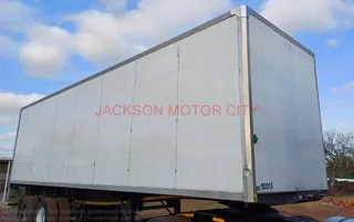 2011 - SERCO D-AXLE TRAILER WITH INSULATED BOX BODY WITH TAILIFT