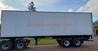 2011 - SERCO D-AXLE TRAILER WITH INSULATED BOX BODY WITH TAILIFT