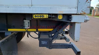 2011 - SERCO D-AXLE TRAILER WITH INSULATED BOX BODY WITH TAILIFT