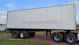 2011 - SERCO D-AXLE TRAILER WITH INSULATED BOX BODY WITH TAILIFT