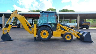 2013 - CASE 580T (4X4) T.L.B