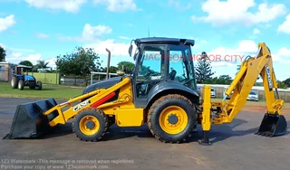 2013 - CASE 580T (4X4) T.L.B