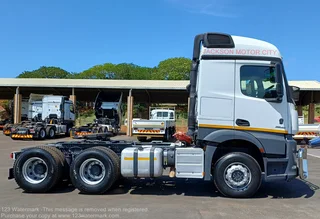 2021 - MERCEDES BENZ 2645 (6X4) ACTROS MP4 SERIES T/T WITH SLEEPER CAB AND HYDRAULIC&#39;S