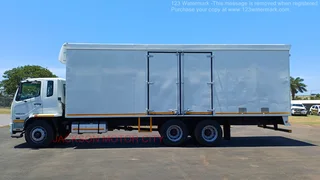 2021 - MITSUBISHI FUSO FN25.270 TAG AXLE WITH VOLUME BODY - SIDE AND REAR DOORS