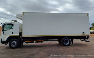 2016 - ISUZU FTR850 (AMT) WITH REFRIGERATED BOX BODY AND THERMOKING COOLING UNIT