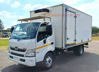 2017 - Hino 300_815 (auto) With Refrigerated Box Body And Carrier Xarios 200 Cooling Unit