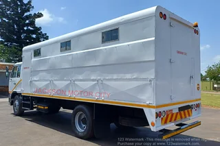 2017 - UD TRUCKS_UD80 FITTED WITH 60 - SEATER LABOUR CARRIER BODY