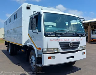 2017 - UD TRUCKS_UD80 FITTED WITH 60 - SEATER LABOUR CARRIER BODY