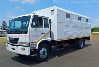 2017 - Ud Trucks_ud80 Fitted With 60 - Seater Labour Carrier Body