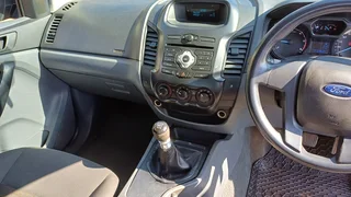 2014 - FORD RANGER 2.2D DOUBLE CAB BAKKIE &#43; TOWBAR