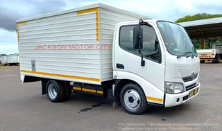 2019 - TOYOTA DYNA 6.150 (MANUAL) FITTED WITH VOLUME BODY