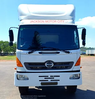 2014 - HINO 500_1726 (4X2) TRUCK TRACTOR WITH AERO KIT