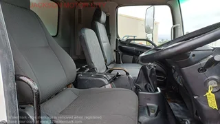 2014 - HINO 500_1726 (4X2) TRUCK TRACTOR WITH AERO KIT