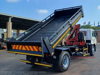 2013 - UD TRUCKS_UD80 WITH DROPSIDE TIPPER BODY AND FASSI F65 CRANE