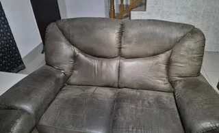 Lounge suite. 6 Seater. Very good condition.  R1500