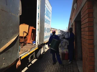 MOVING/RENOVATING/DOWNSIZING  STORAGE UNITS TO LET NEAR GQ'S AIRPORT SHORT TO LONG TERM BASIS