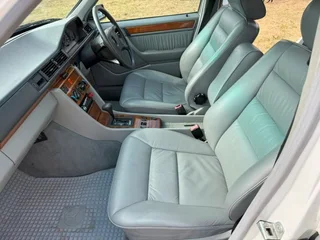 Mercedes W124 300 E - Automatic - 1992