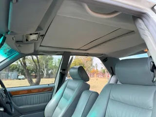 Mercedes W124 300 E - Automatic - 1992