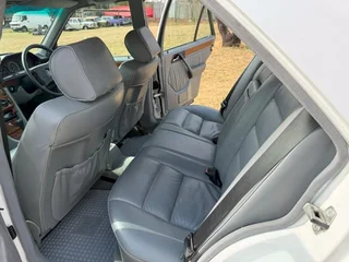 Mercedes W124 300 E - Automatic - 1992