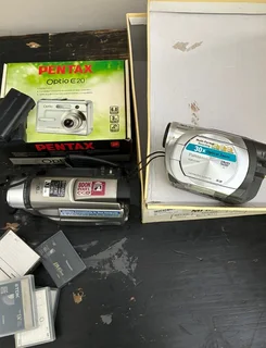 Cameras (various old ones) : All working and all sold as one