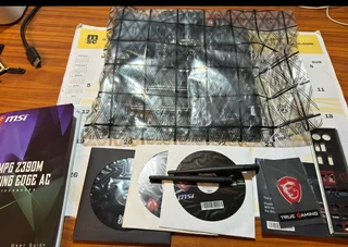 PC performance parts; MSI Z390M MB, i5 9600K, GTX 1660 Super OC, 16 GB DDR4 3200, 500GB SSD, 2TB HD