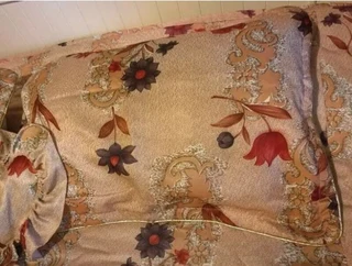 King/Queen size comforter duvet bedding set with matching pillows