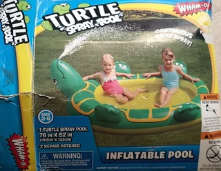 Kids inflatable Turtle Spray fountain pool