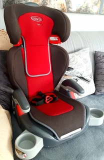 Graco Junior Maxi Car Seat - 2 In 1 With Booster Seat