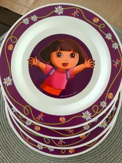 Nickelodeon Dora the Explorer Little Cooks plastic plates set of 7