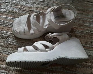 Destroy platform wedge Genuine Suede leather Sandal light Grey Spanish Brand