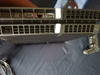 Play station 4 (PS4)