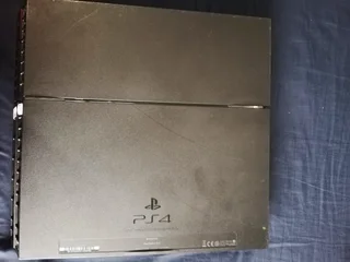 Play station 4 (PS4)