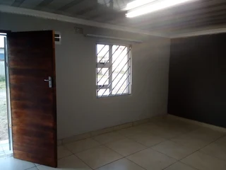 Room for rent at Esikhawini  Esikhalenisenkosi close to Top-A Tuckshop Mdlele Phuma Road