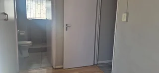 Furnished room to let in Table View