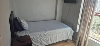 Furnished room to let in Table View