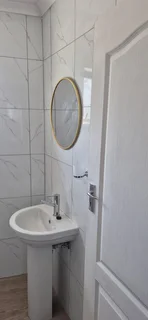 Furnished room to let in Table View