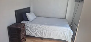 Furnished room to let in Table View