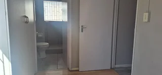 Furnished room to let in Table View