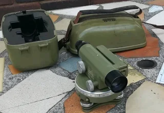 Wild Heerbrugg surveying level