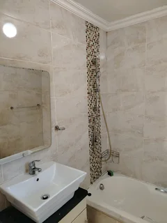 Bachelor flat/ granny cottage to let