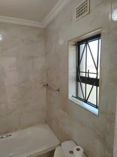 Bachelor flat/ granny cottage to let