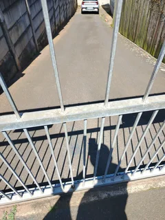 3 bedroom House for rent in Umbilo. Shared property with 2 other outbuildings .